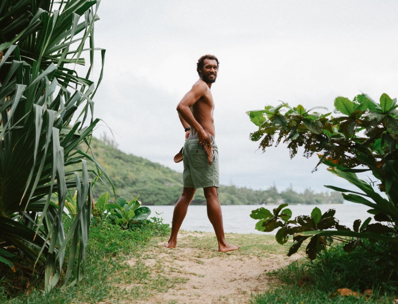 Mobile Image - Globe-trotting professional surfer Eala Stewart